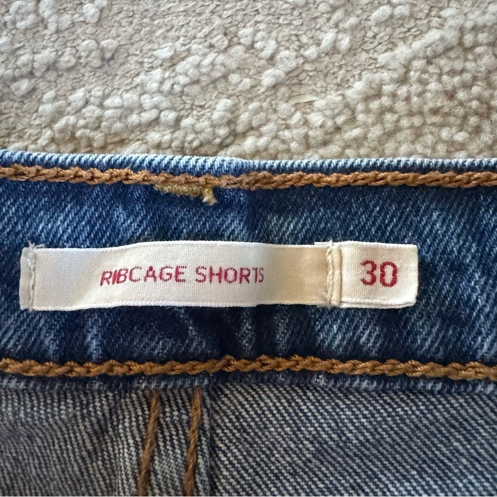 Levi’s premium denim shorts ribacage jean shorts high rise button fly Size 30 - Picture 3 of 13